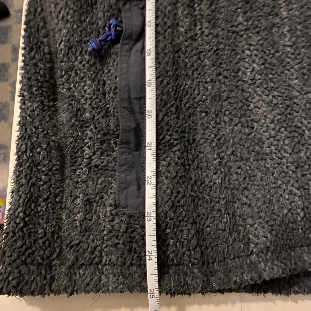 Patagonia Fleece Quarter Zip - Picture 7 of 7